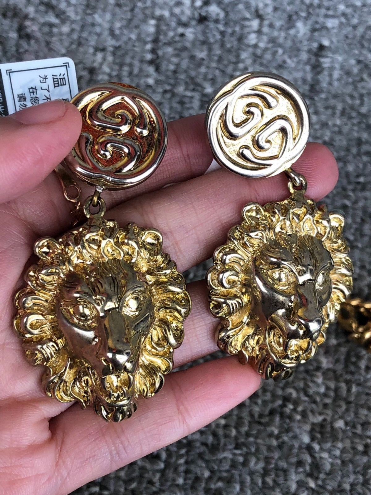 Gucci Runway lion head ear clip Size ONE SIZE - 1 Thumbnail