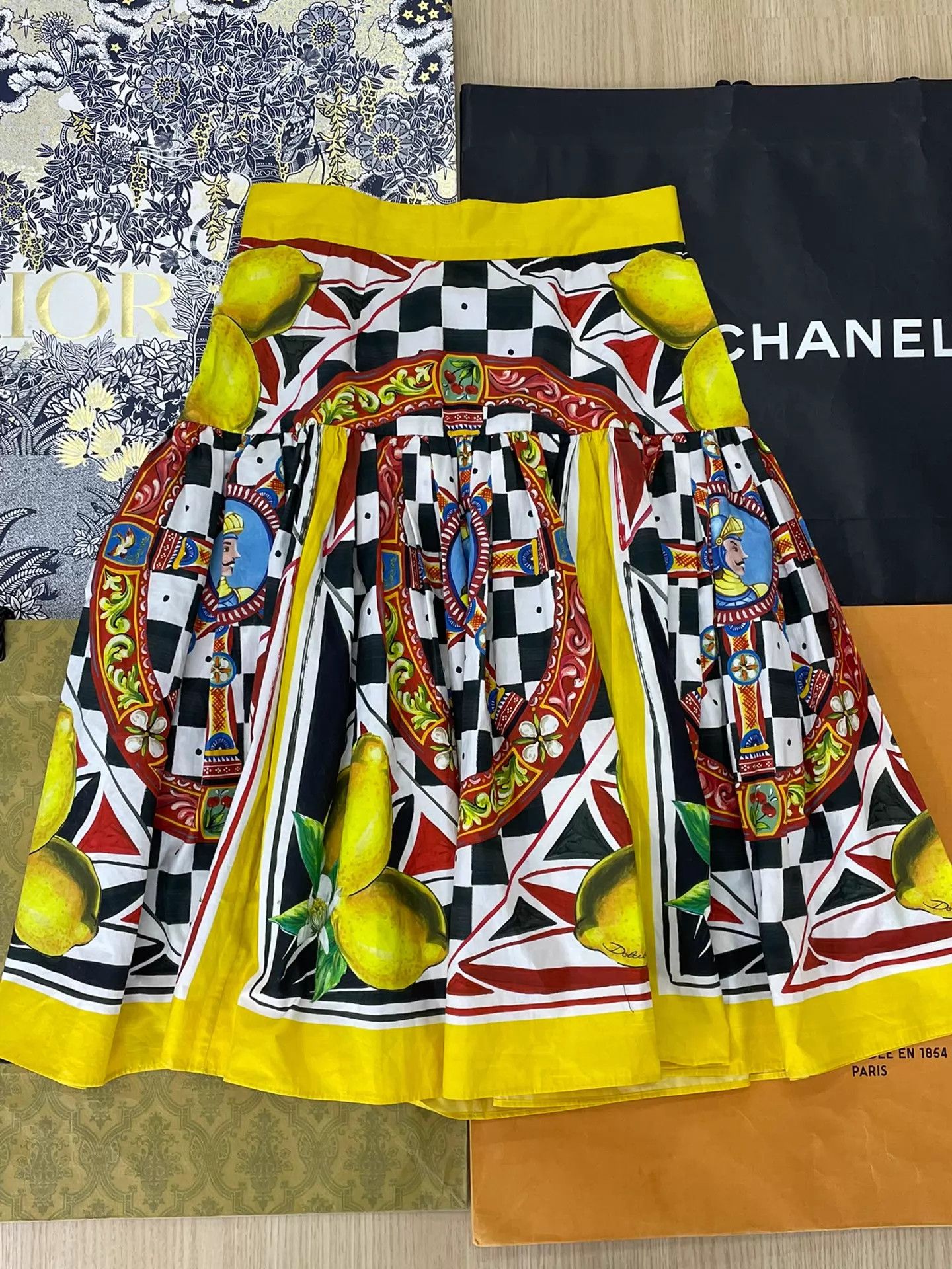 Dolce & Gabbana Dolce & Gabbana Lemon Soldier Print Skirt Size 42 New Size 28" / US 6 / IT 42 - 1 Thumbnail