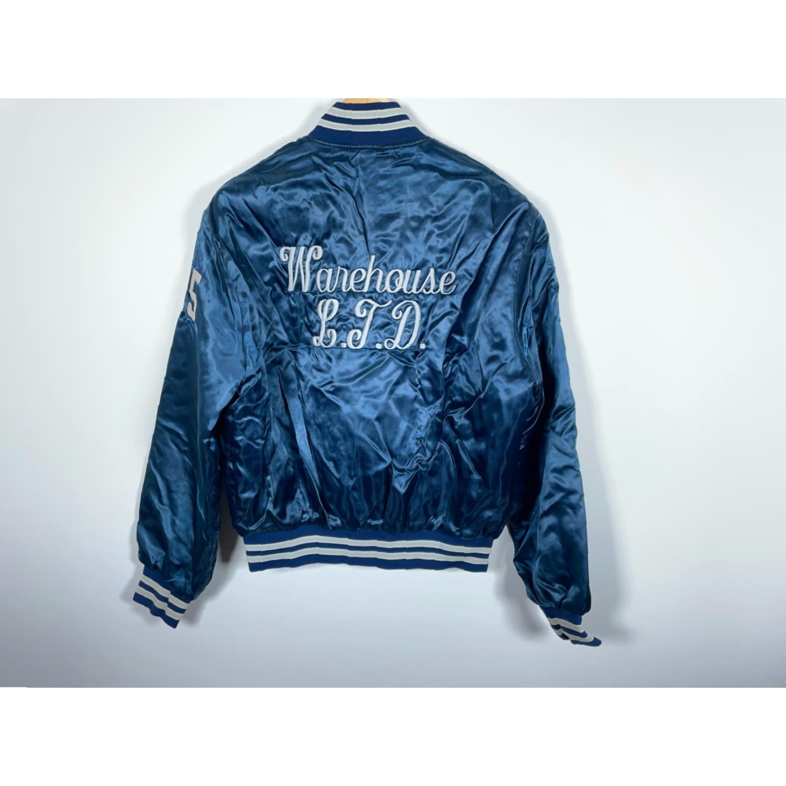 Warehouse VINTAGE 80s Satin Bomber Jacket Mens XL Blue Warehouse Dick chainstitch script Snap Front Pockets Quilted Lined Size US XL / EU 56 / 4 - 2 Thumbnail