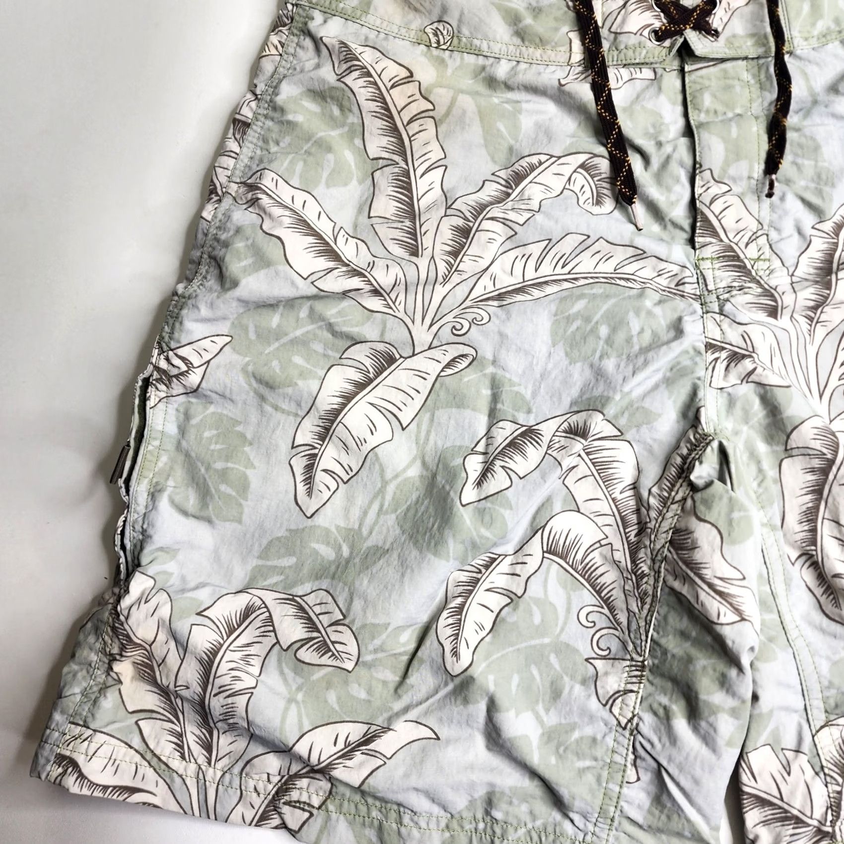 Patagonia Patagonia Wavefarer Board Shorts Palms Surf Beach Pool Swimsuit Trunks 33 Green Mens Regular Waist Drawstring Pockets Beach Size US 33 - 4 Thumbnail