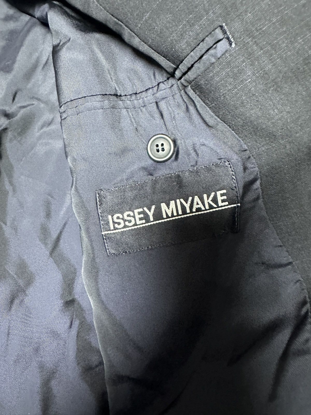 Issey Miyake × Vintage FALL’01 — ISSEY MIYAKE MAINLINE BLAZER Size 40S - 13 Thumbnail