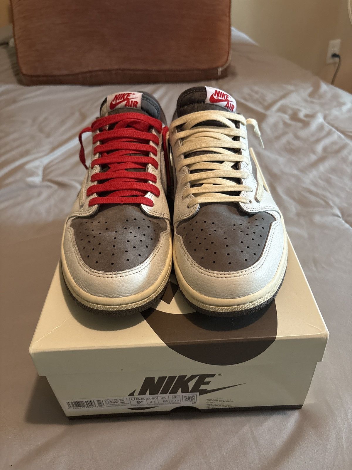 Travis Scott Travis Scott Reverse Low Mocha Size US 11.5 / EU 44-45 - 2 Thumbnail