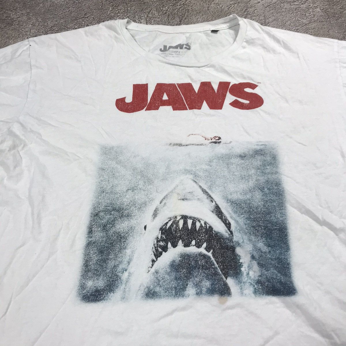 Vintage Vintage 90s Jaws Graphic Tee Sun Faded Cinema Streetwear XXL Size US XXL / EU 58 / 5 - 2 Thumbnail