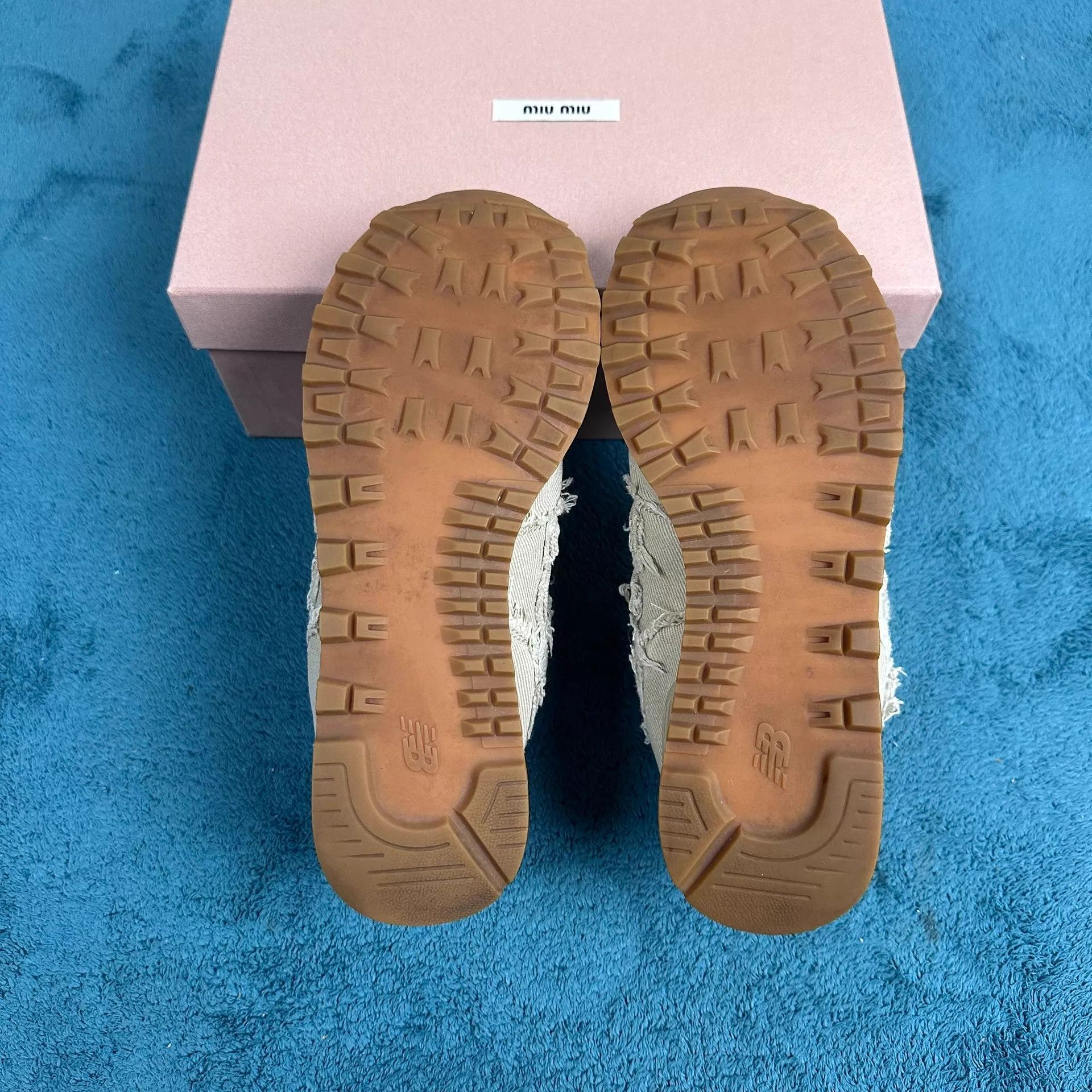 Miu Miu MIU MIU x NB 574 Low Cream 36.5 Almost New Complete Size US 6 / IT 36 - 5 Thumbnail