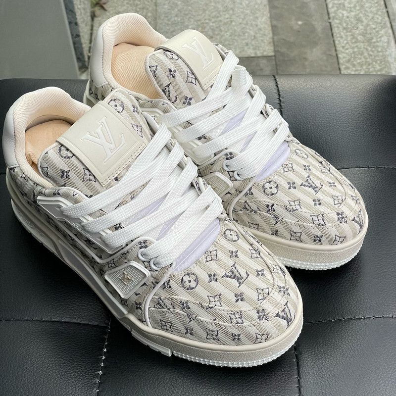 Louis Vuitton Louis Vuitton Trainer Low-Top Fashion Sneakers 0079 Size US 7.5 / EU 40-41 - 1 Thumbnail