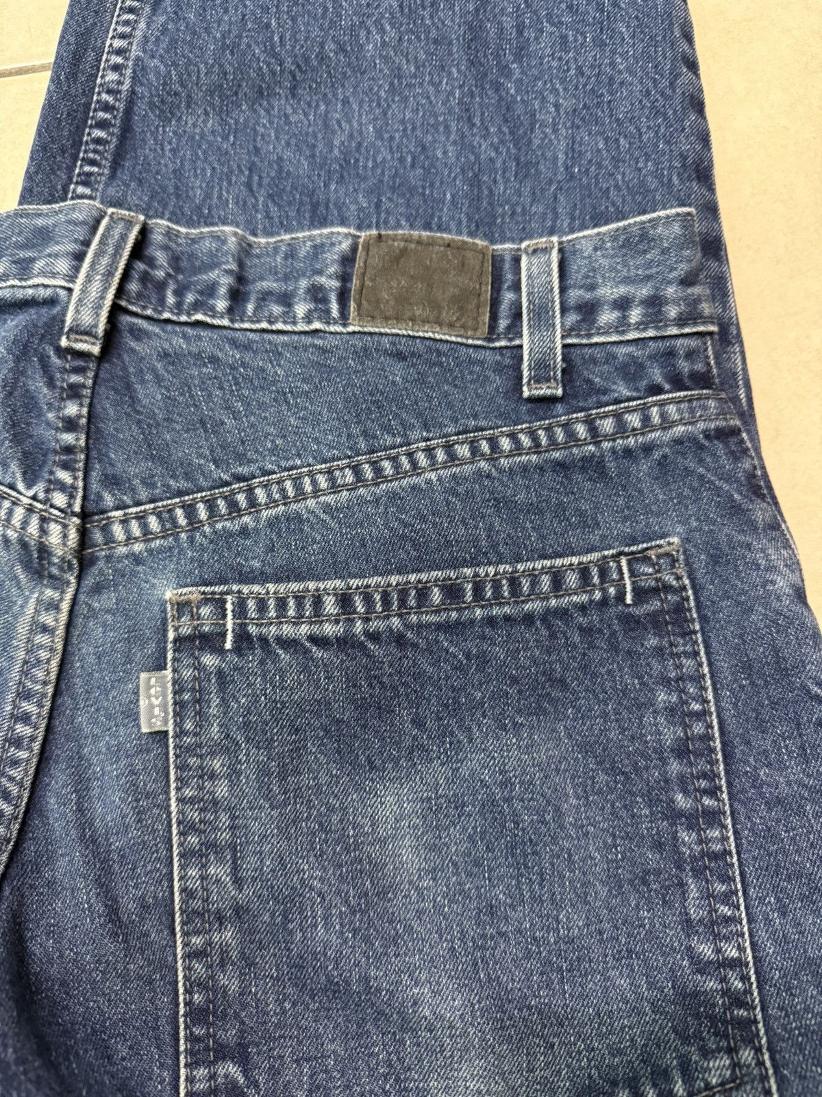 Levi's Vintage Clothing LEVIS SILVERTAB BAGGY JEANS Size US 26 / EU 42 - 16 Thumbnail