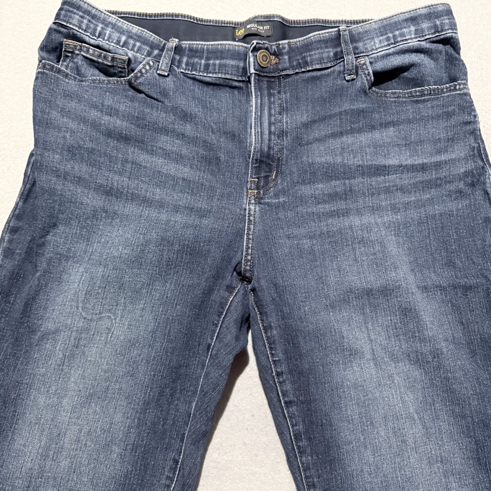 Lee Lee Women Jeans Capri Blue Mid-Rise 18 Regular Capri Jeans Ultra Lux Flex Motion Size 40" / US 18 - 3 Thumbnail