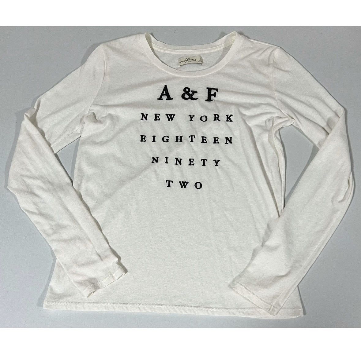 Abercrombie & Fitch White A&F Logo Graphic Long Sleeve T-Shirt Top Tee Size S 💙✨ Size US S / EU 44-46 / 1 - 1 Thumbnail