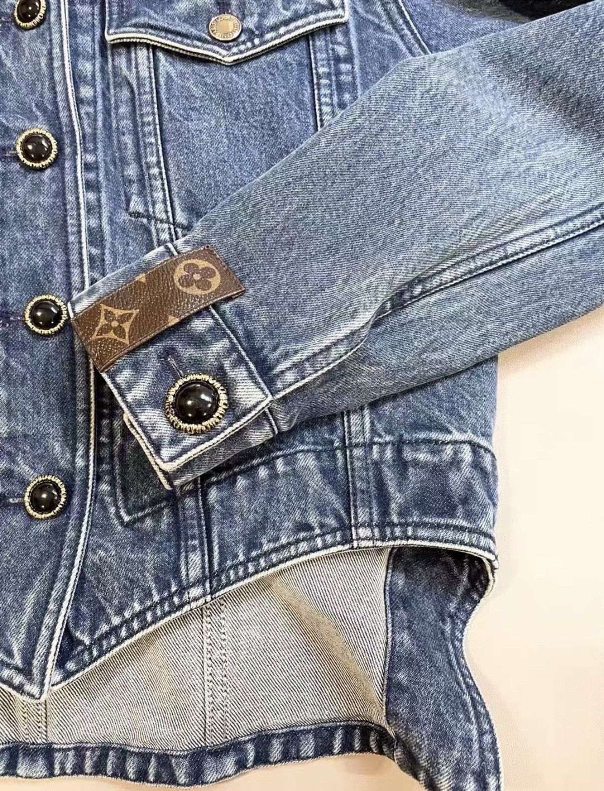 Louis Vuitton Louis Vuitton Classic Monogram Leather Trim Denim Jacket J33 Size S / US 4 / IT 40 - 6 Thumbnail