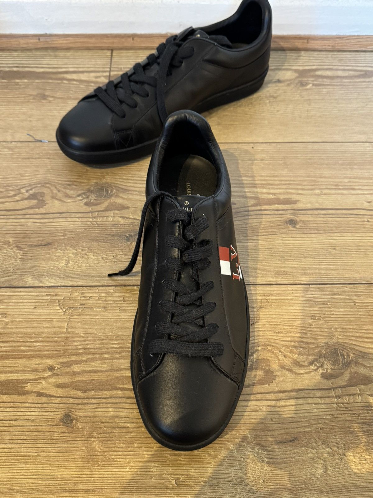 Louis Vuitton Louis Vuitton Black Leather Sneakers Size US 9 / EU 42 - 3 Thumbnail