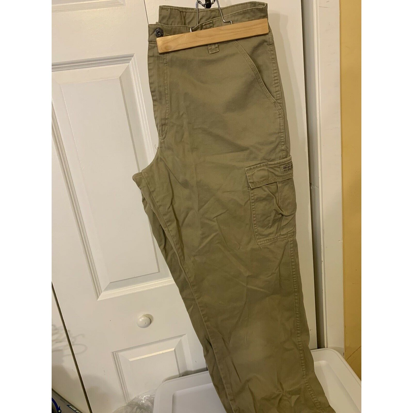 Wrangler Wrangler Cargo Men’s 36 x 32 Pants Pockets Straight Leg Khak Size US 36 / EU 52 - 5 Thumbnail