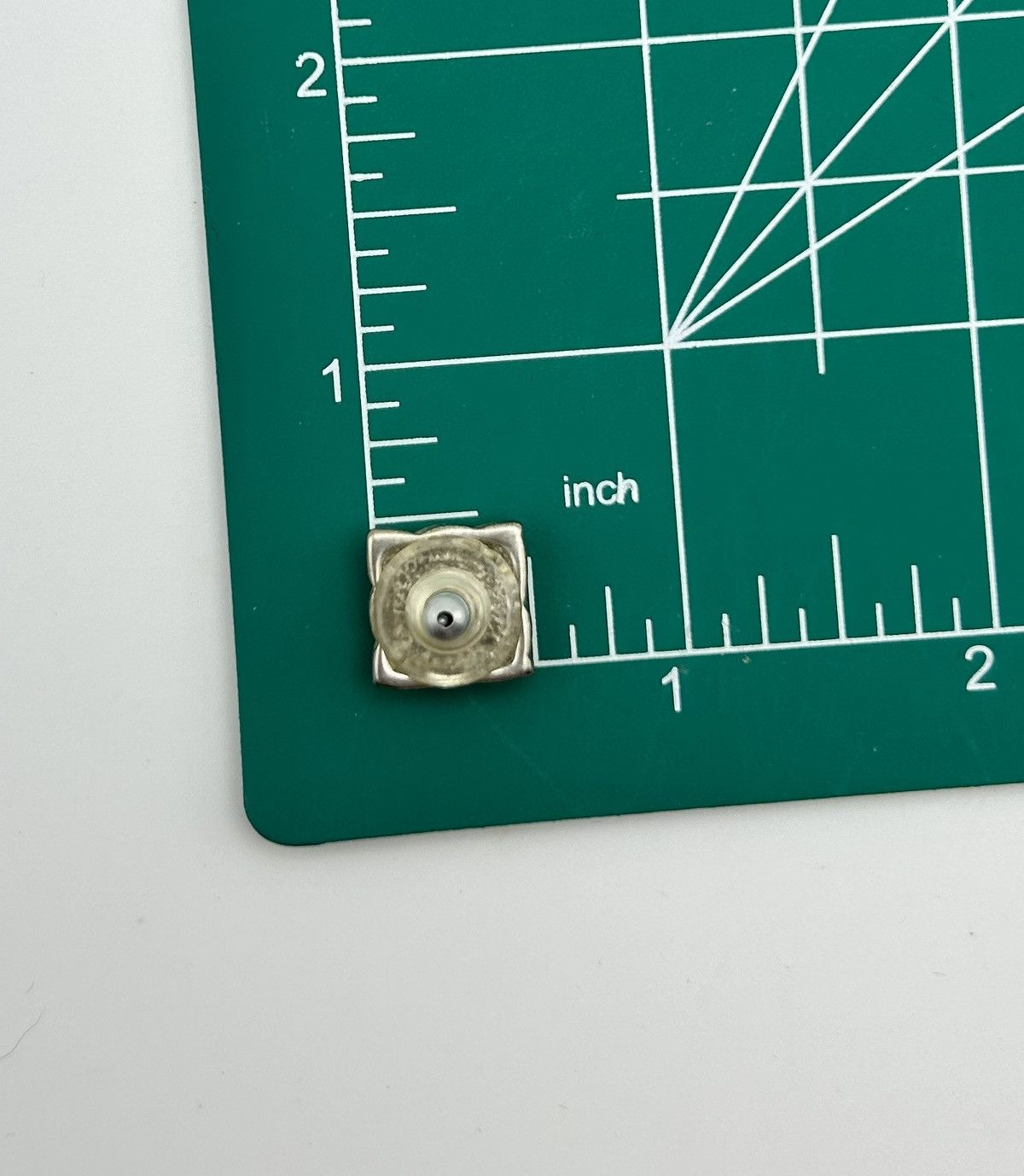 Other Vintage Silver Tone Unisex Quilted Square Stud Earrings Size ONE SIZE - 5 Thumbnail