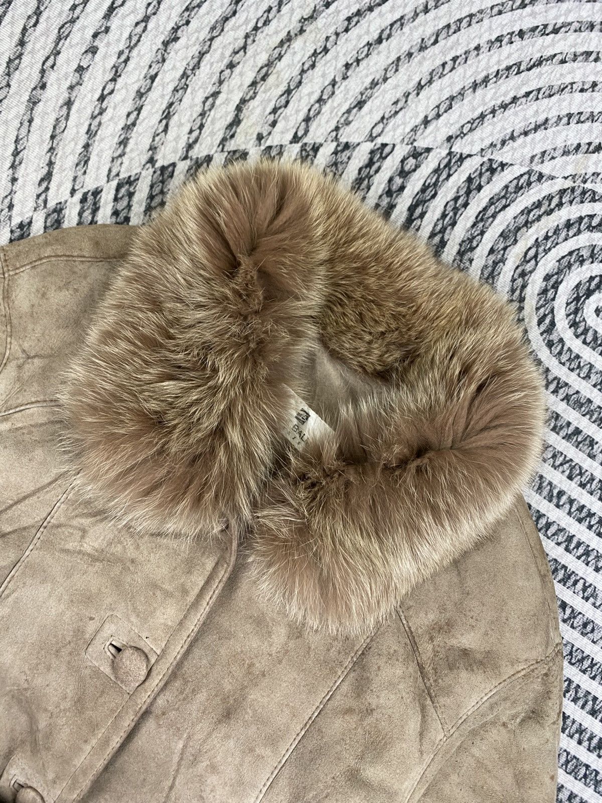 Pierre Balmain Vintage Pierre Balmain Fur Lined Suede Distressed Jacket Size M / US 6-8 / IT 42-44 - 6 Thumbnail