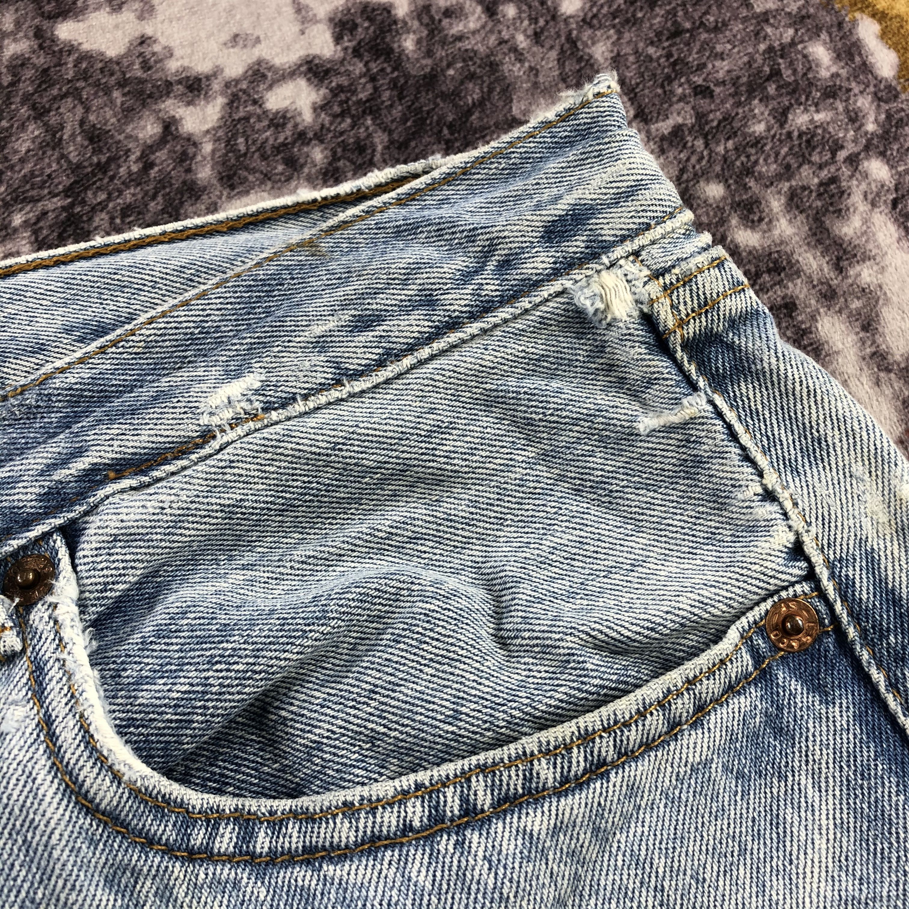 Levi's Vintage 90s Light Wash Levis 501 Jeans-JM3031 Size US 31 - 13 Thumbnail