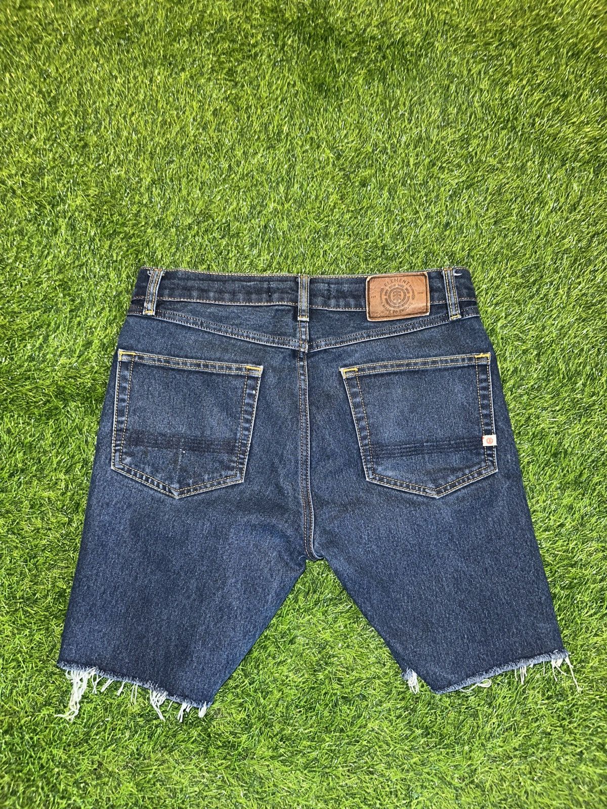 Element Element skateboards y2k jorts size W 30 Size US 30 / EU 46 - 2 Thumbnail