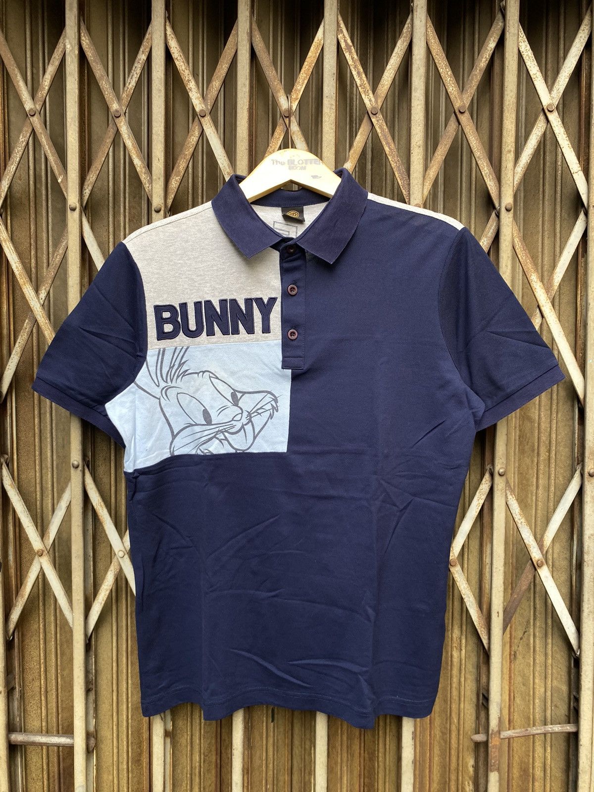 Warner Bros Vintage Looney Tunes Bugs Bunny Polo Shirt Size US M / EU 48-50 / 2 - 1 Thumbnail