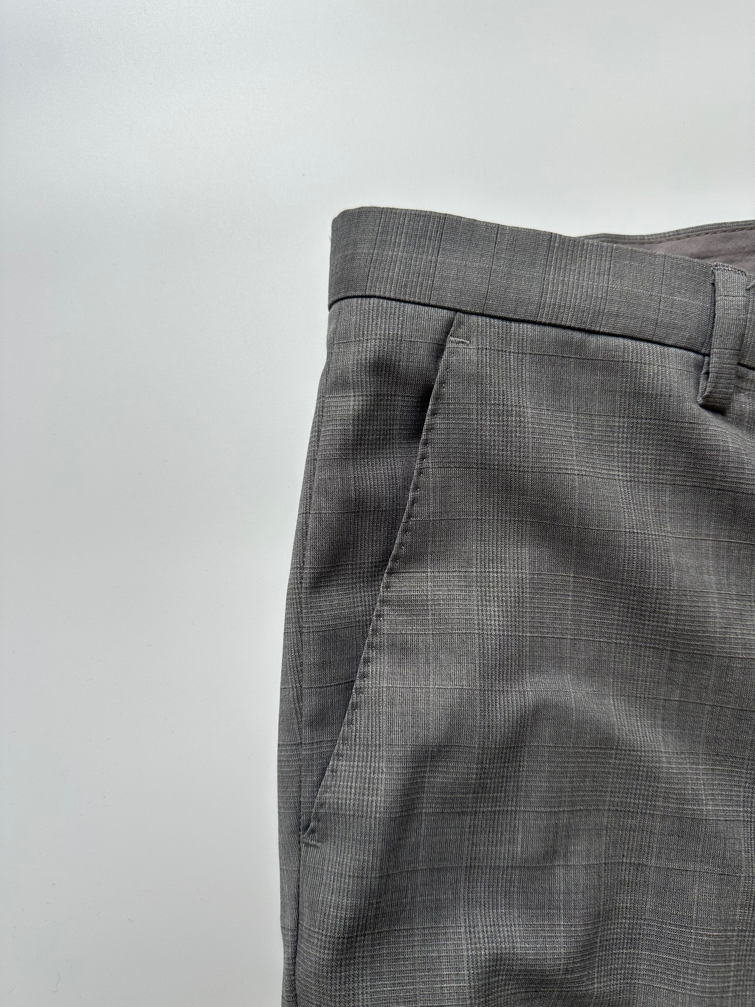 Hugo Boss Hugo Boss 2 pcs suit Super 120s wool by Trabaldo Togna 1840 Size 40R - 20 Thumbnail