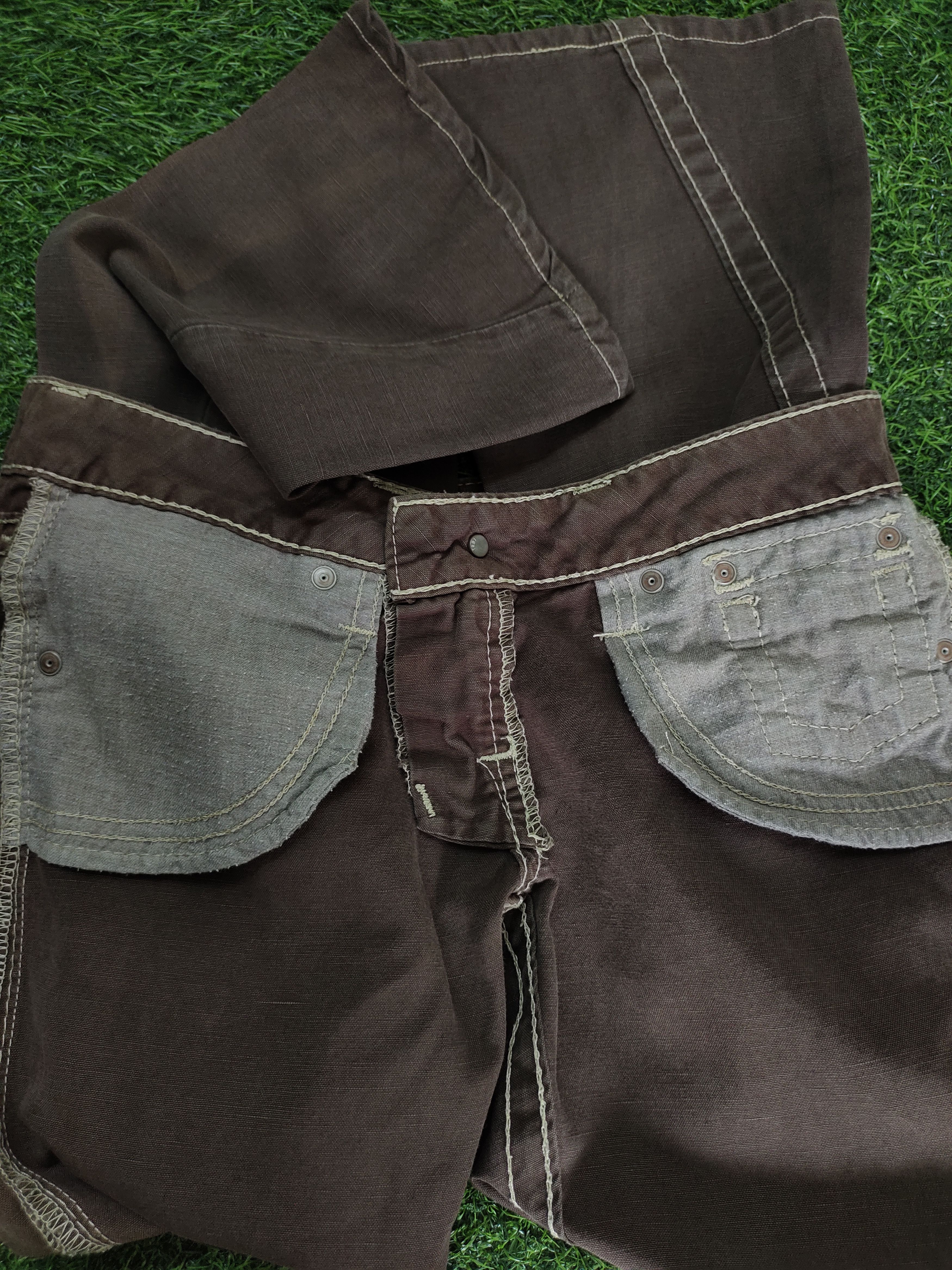 True Religion Flare Jeans True Religion Denim Bootcut Y2k Streetwear Size 26" / US 2 / IT 38 - 23 Thumbnail