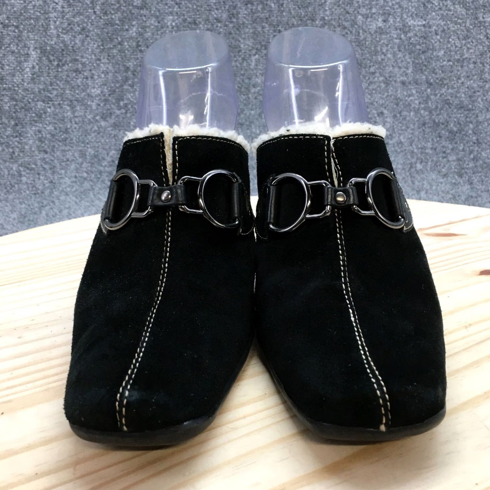 Vintage Aerosoles Sandals Womens 9.5 B Casual Slip On Lined Mules Black Suede Heels Size US 10 / IT 40 - 4 Thumbnail