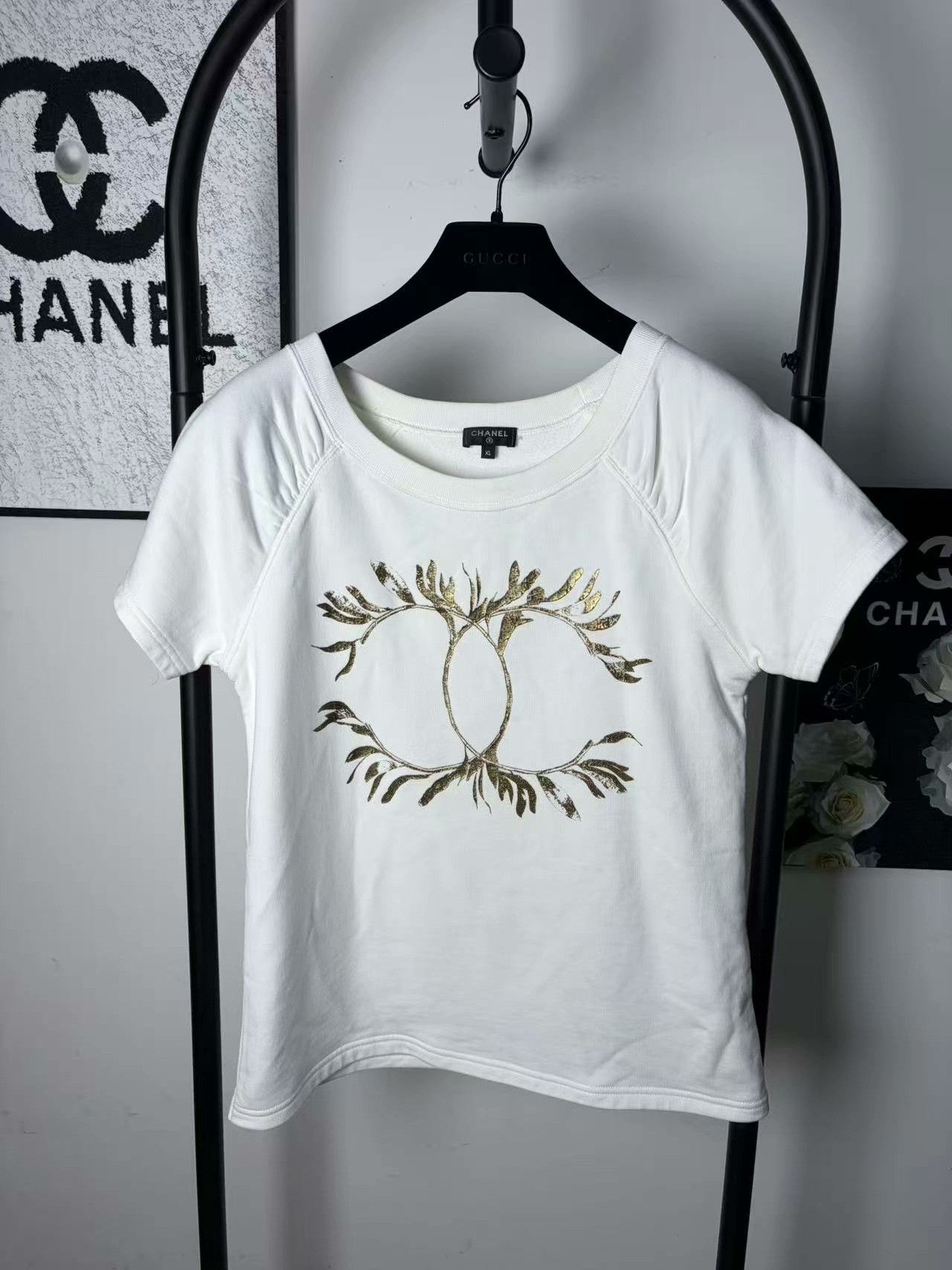 Chanel Chanel White T-Shirt M Women Size M / US 6-8 / IT 42-44 - 1 Thumbnail