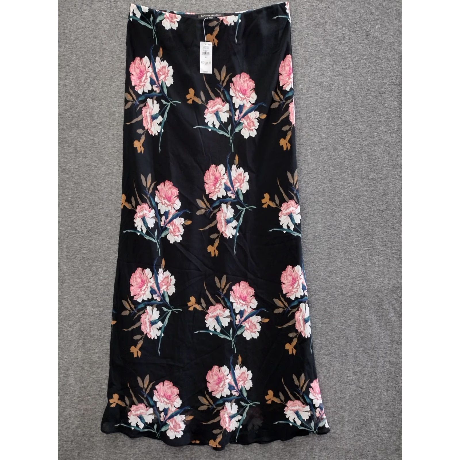 Banana Republic Banana Republic Skirt Women's Maxi Floral Black XS Long Silk Blend Pattern Bohemian Flower Color: Black Size XS Adults Women Size 26" / US 2 / IT 38 - 2 Thumbnail