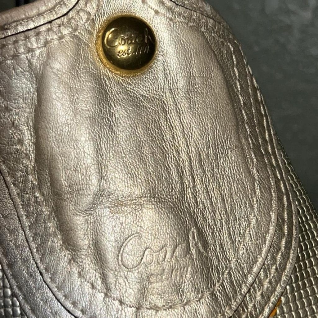 Coach Coach Gold metallic hobo bag with adjustable straps #glamour Size ONE SIZE - 5 Thumbnail