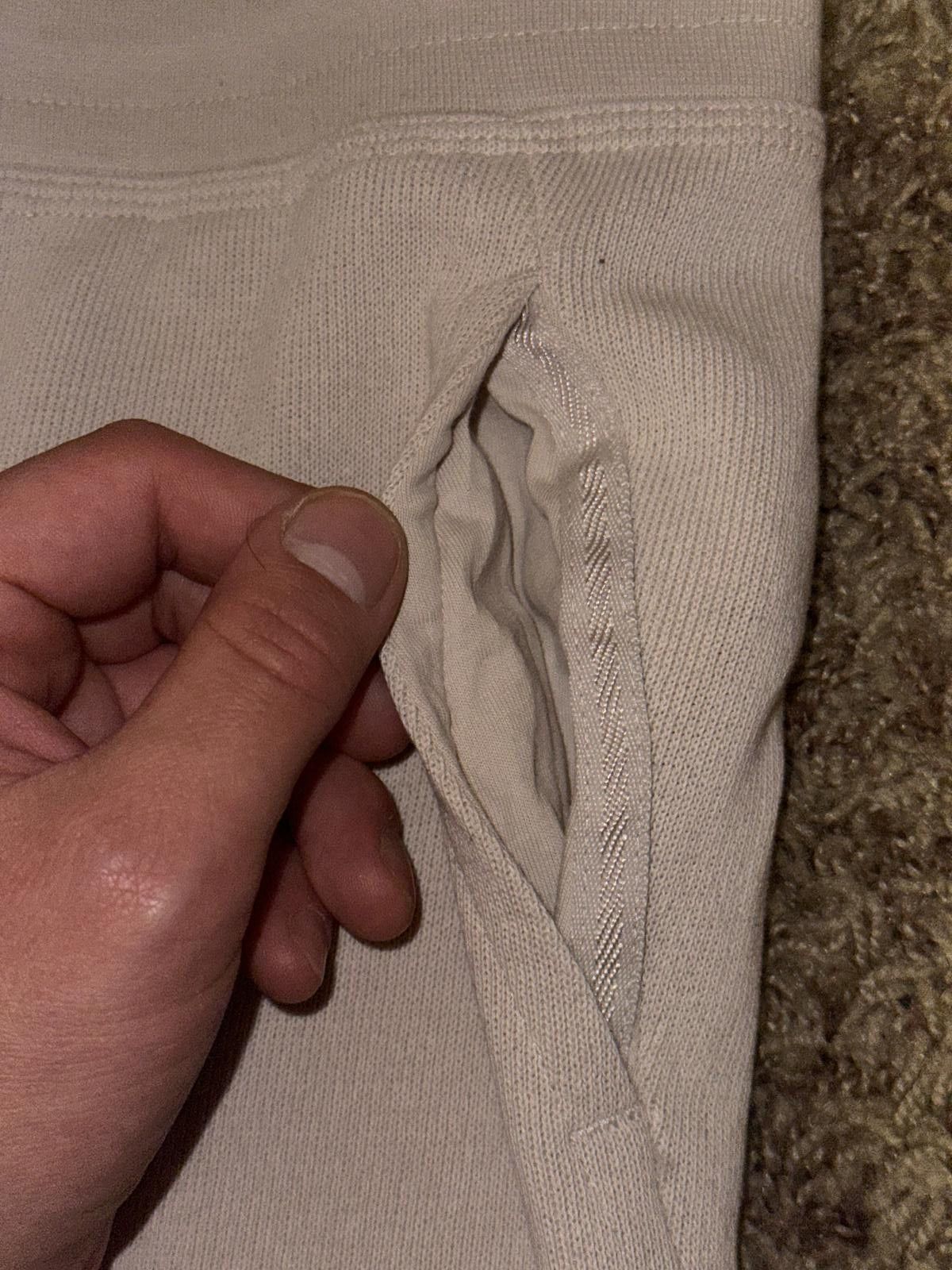 Nike Nike Big Kids (Boy’s) Sportswear Fleece Crop Sweatpants Sample Size US 26 / EU 42 - 3 Thumbnail
