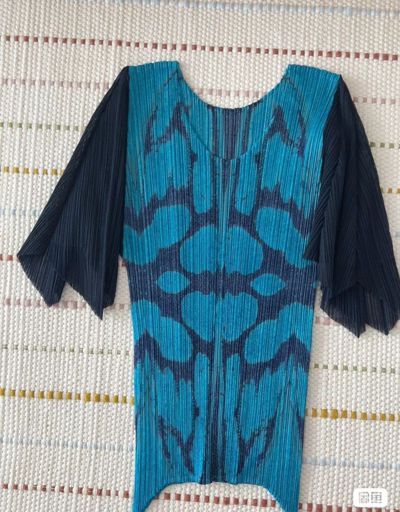 Issey Miyake Issey Miyake size:3 Blue and black two-tone pleated short- Size M / US 6-8 / IT 42-44 - 2 Thumbnail