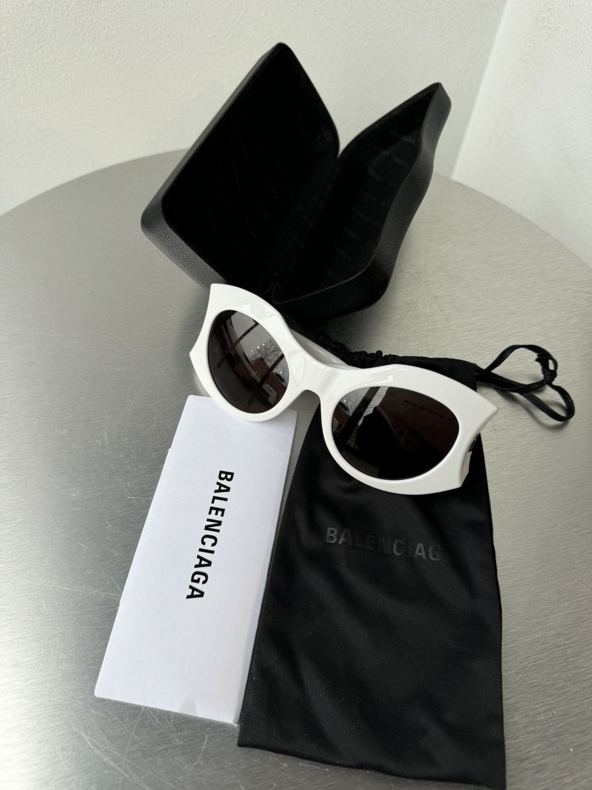 Balenciaga Balenciaga Hourglass white sunglasses Size ONE SIZE - 13 Thumbnail