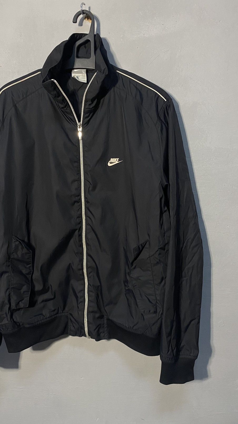 Nike Nike vintage bomber light jacket size M Size US M / EU 48-50 / 2 - 2 Thumbnail