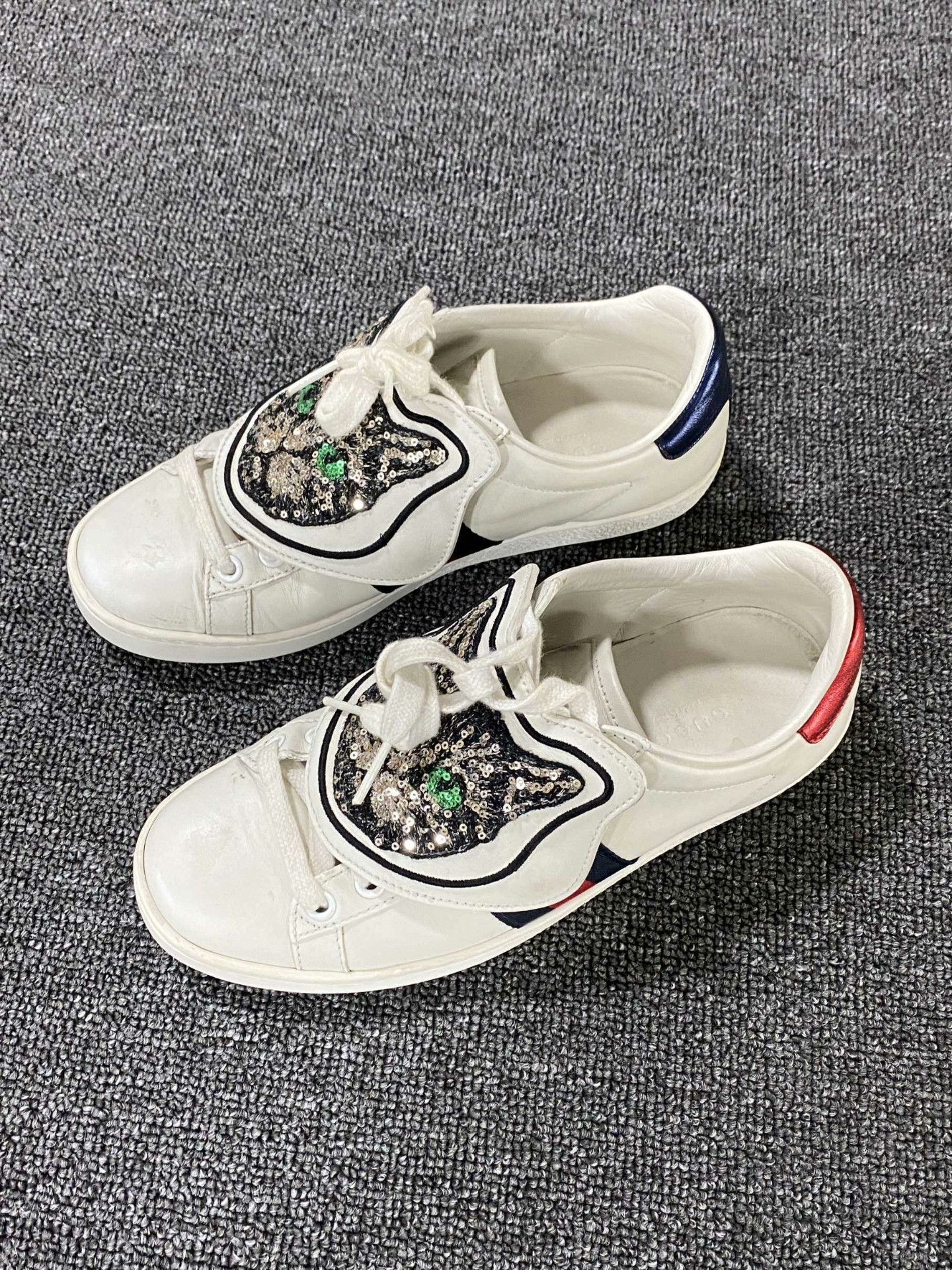 Gucci Gucci White Lowtop Sneakers us_5 Women Size US 5 / IT 35 - 1 Thumbnail