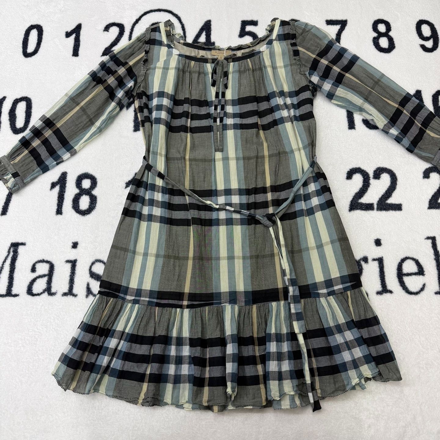 Burberry Burberry Plaid T-Shirt L Women Size L / US 10 / IT 46 - 1 Thumbnail