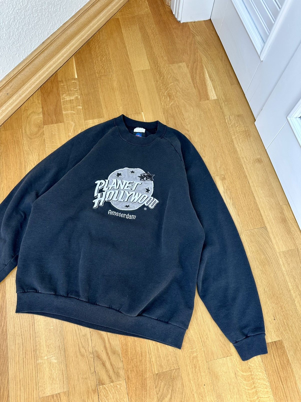 Planet Hollywood England Vintage 90’s Planet Hollywood Sweatshirt Amsterdam Size US L / EU 52-54 / 3 - 3 Thumbnail