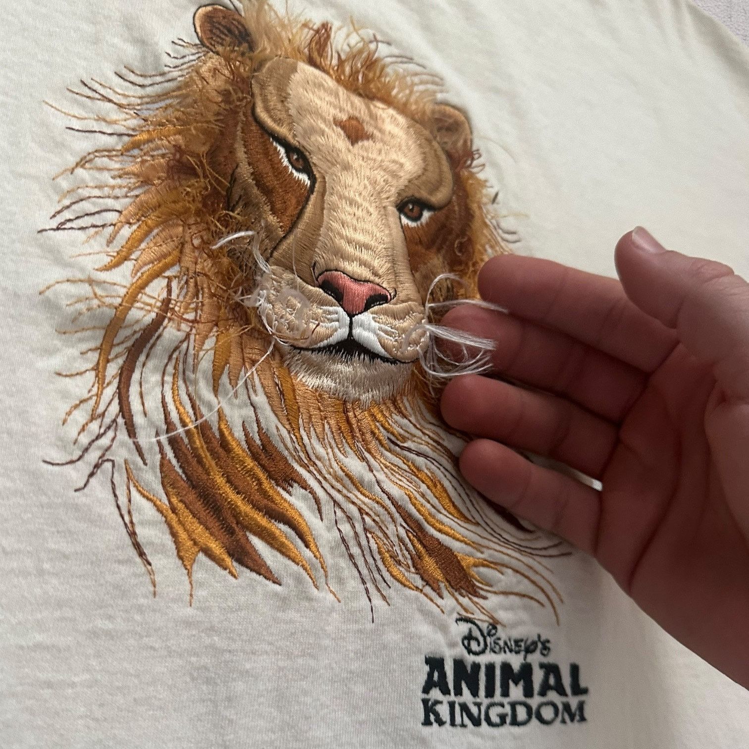 Disney Insane Disney animal kingdom embroidered lion shirt Size US XL / EU 56 / 4 - 3 Thumbnail