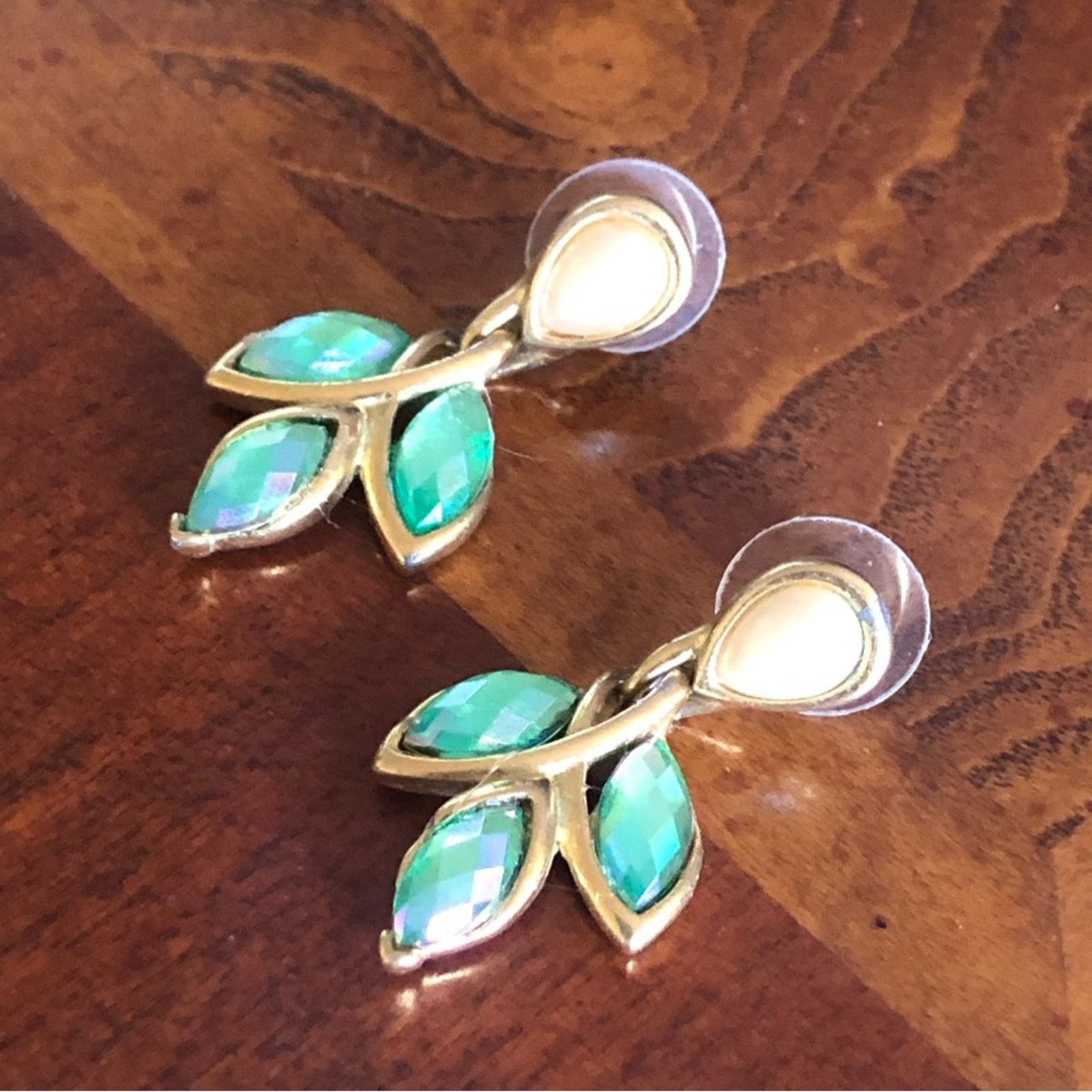 Vintage Vintage Trifari simulated pearl dangle earrings Size ONE SIZE - 8 Thumbnail
