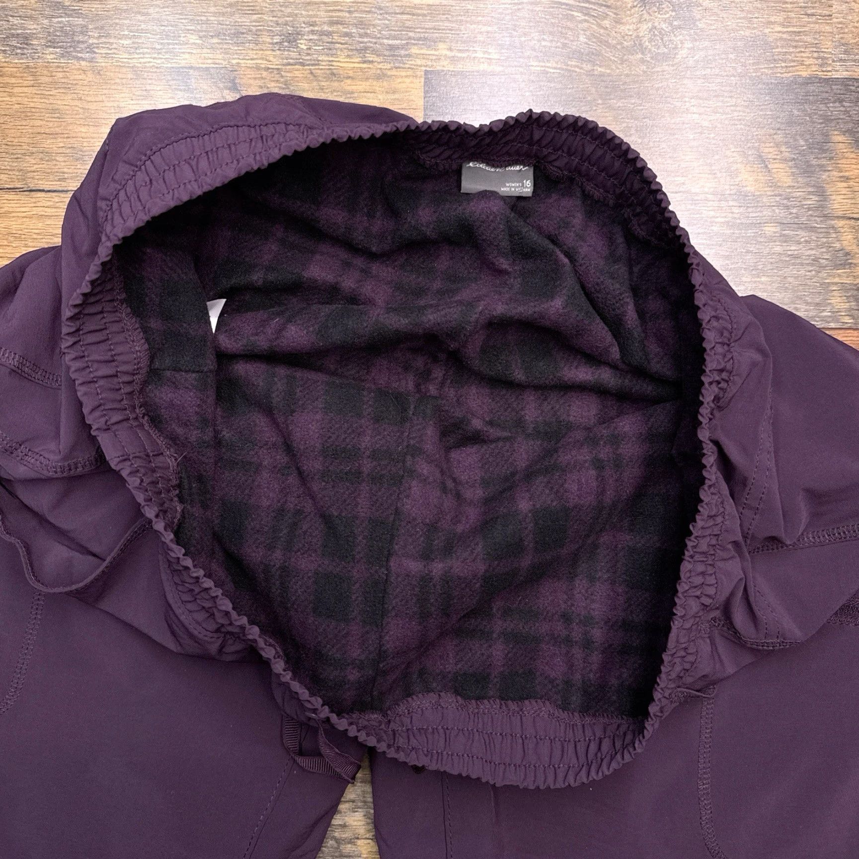 Eddie Bauer Eddie Bauer Women's Purple High Rise Stretch Cargo Pants Size 16 User: Eddie Bauer Women's Purple High Rise Stretch Cargo Pants Size 16 Size 38" / US 16 / IT 52 - 4 Thumbnail