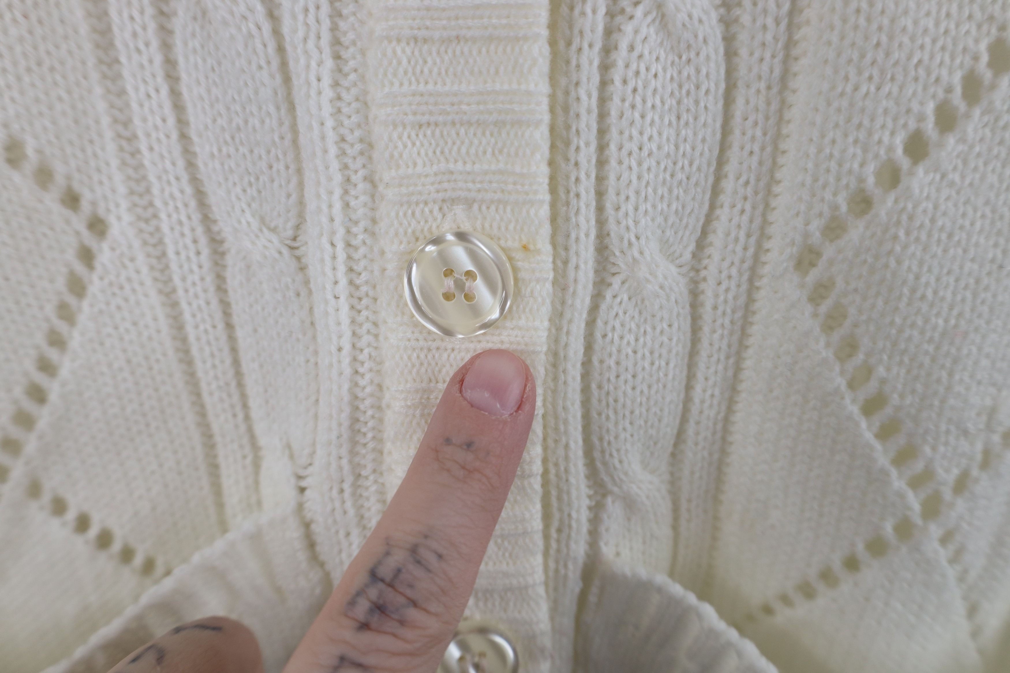 Vintage Vintage 70s Streetwear Cable Knit Cardigan Sweater Vest Size L / US 10 / IT 46 - 4 Thumbnail