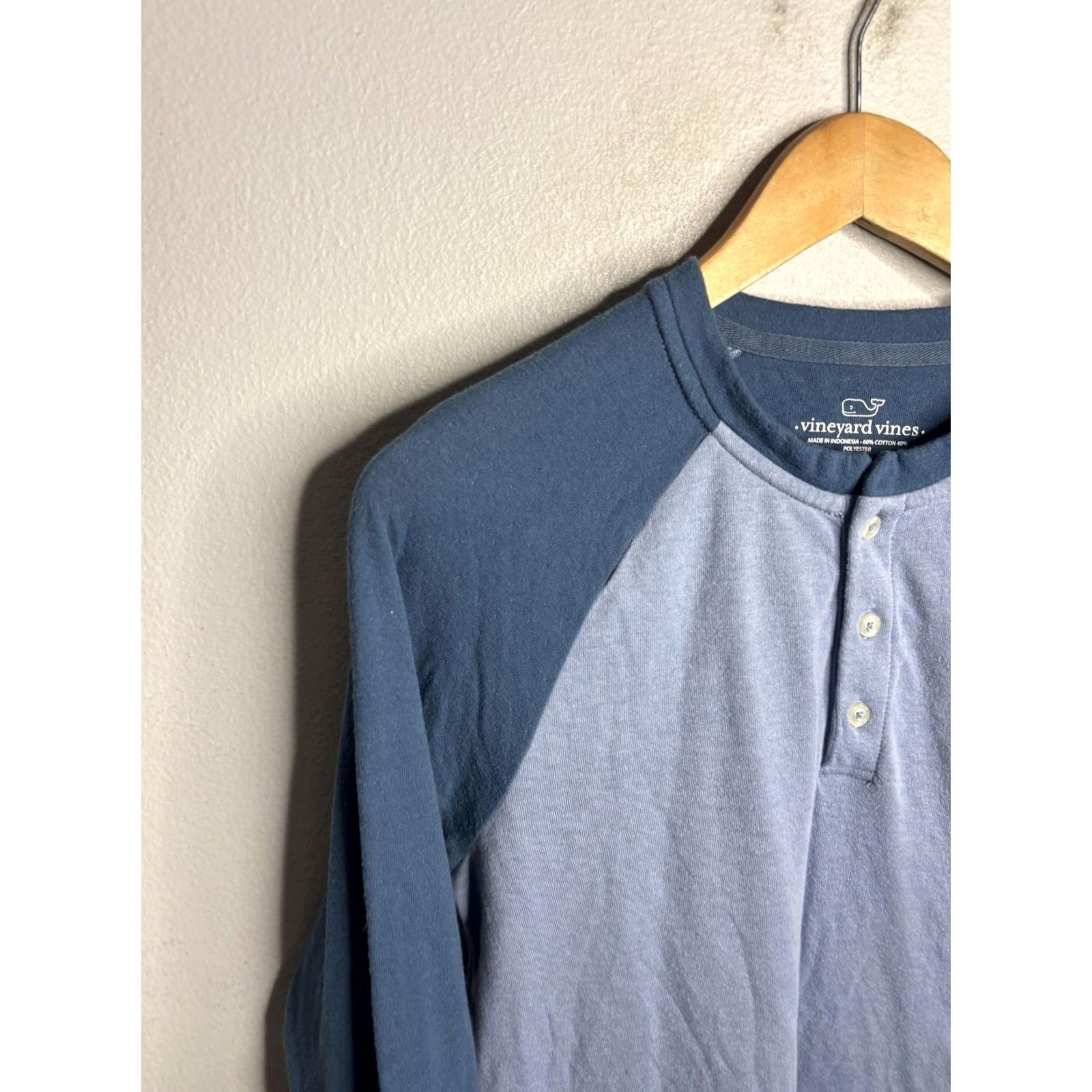 Vineyard Vines Vineyard Vines Shirt Mens Small Blue Gray Henley Raglan Long Sleeve Whale Logo Shirt Size US S / EU 44-46 / 1 - 2 Thumbnail