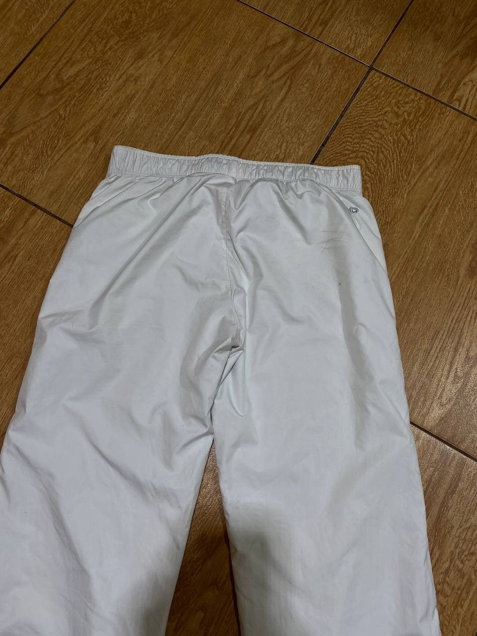 Nike Vintage Nike White Training Sweatpants Size XS Size US 26 / EU 42 - 21 Thumbnail