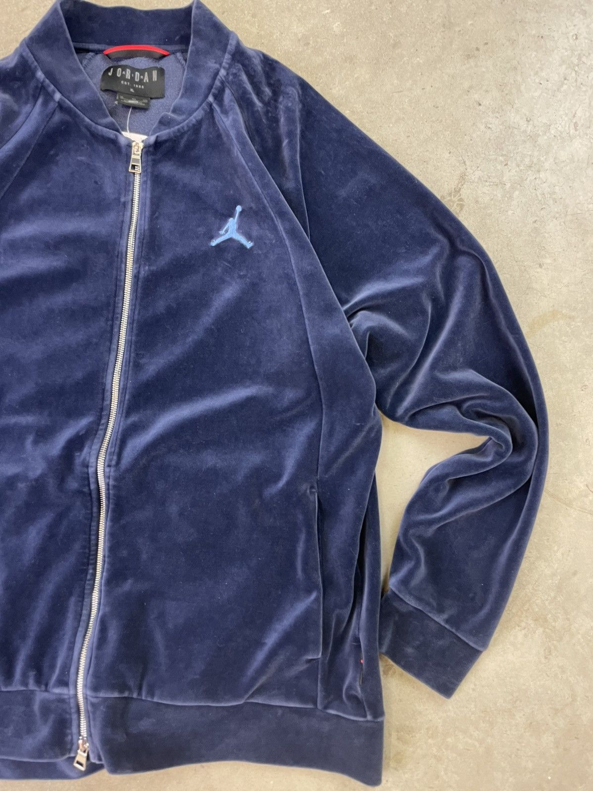 Jordan Brand × Nike Y2K Nike Velour Zip Up Jacket Air Jordan Logo Swoosh XL Navy Size US XL / EU 56 / 4 - 2 Thumbnail