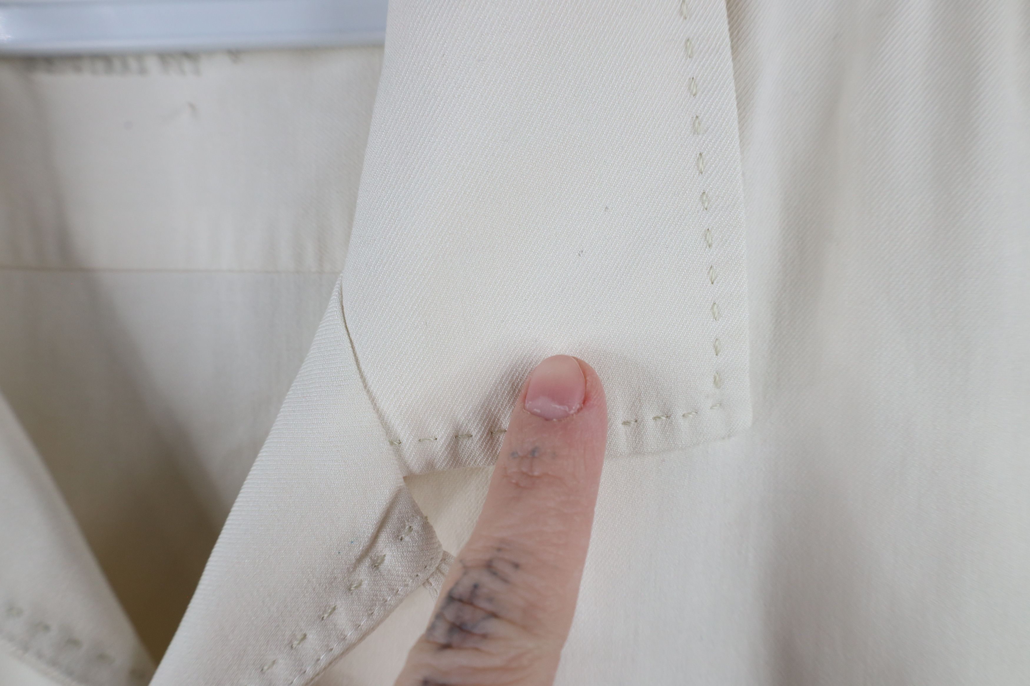 Tommy Bahama × Vintage Vintage Tommy Bahama Silk Looped Collar Button Shirt Cream Size US L / EU 52-54 / 3 - 6 Thumbnail