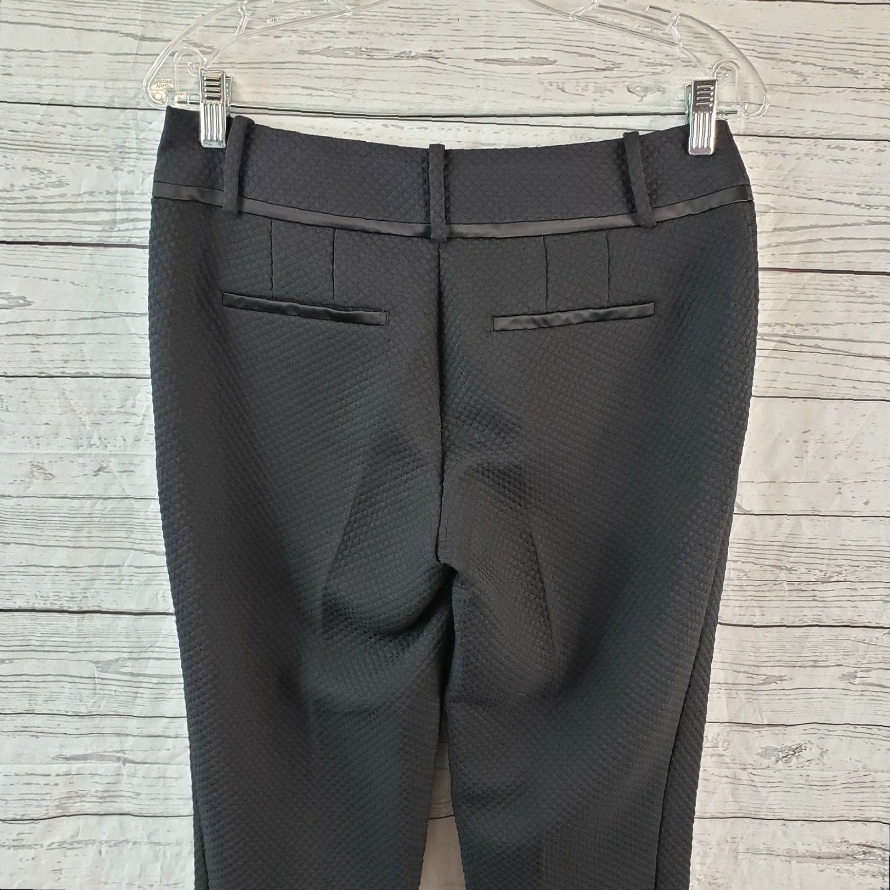 Ann Taylor VINTAGE: no. Ann Taylor LOFT Womens Julie Ankle Pants Sz 0 Black Quilted Mid Rise Dress Pants Women 0 Black Quilted Size 25" / US 0 / IT 36 - 4 Thumbnail