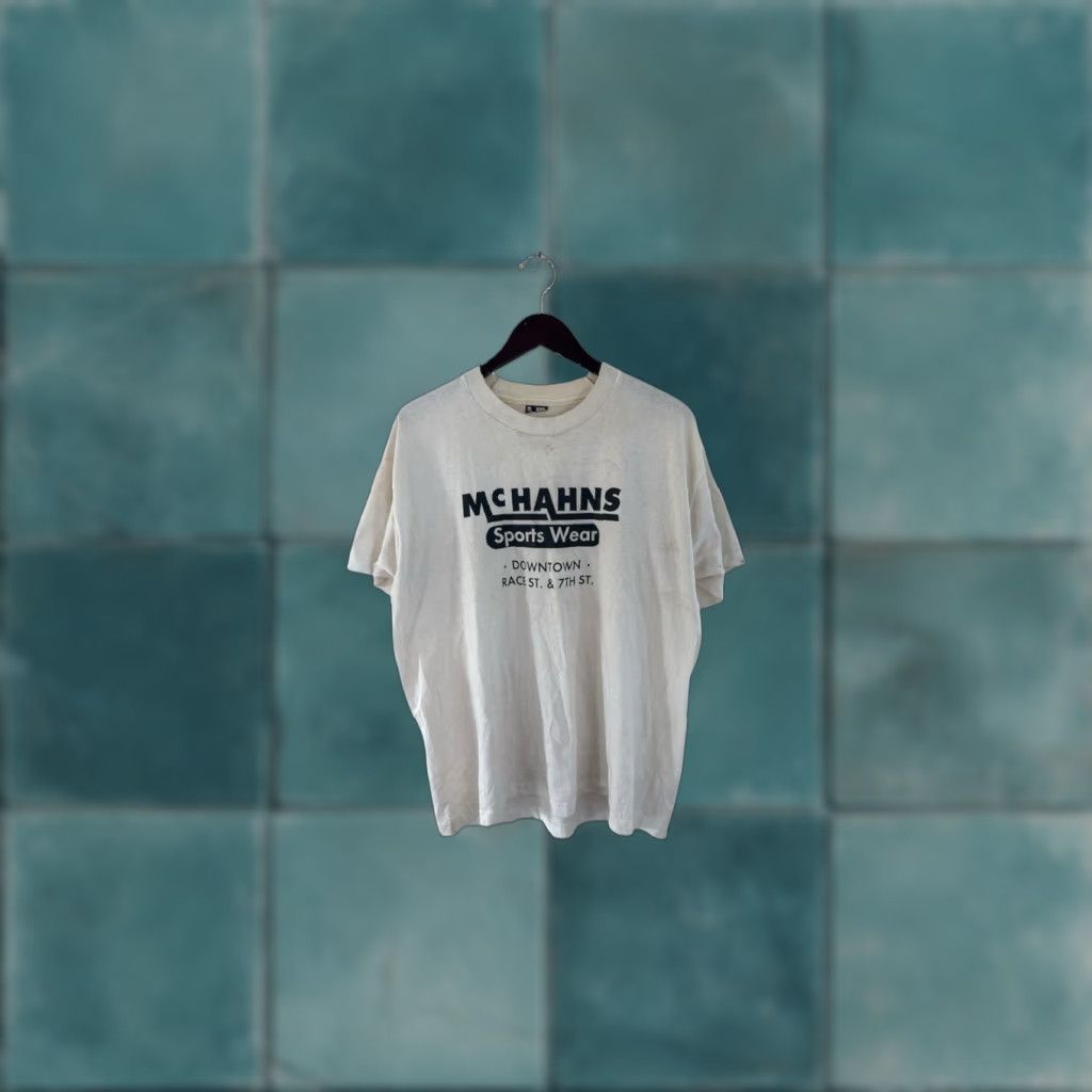 Vintage VINTAGE Mchahns Graphic T-Shirt Mens XL 90s White Screen Stars Made in USA Size US XL / EU 56 / 4 - 1 Thumbnail