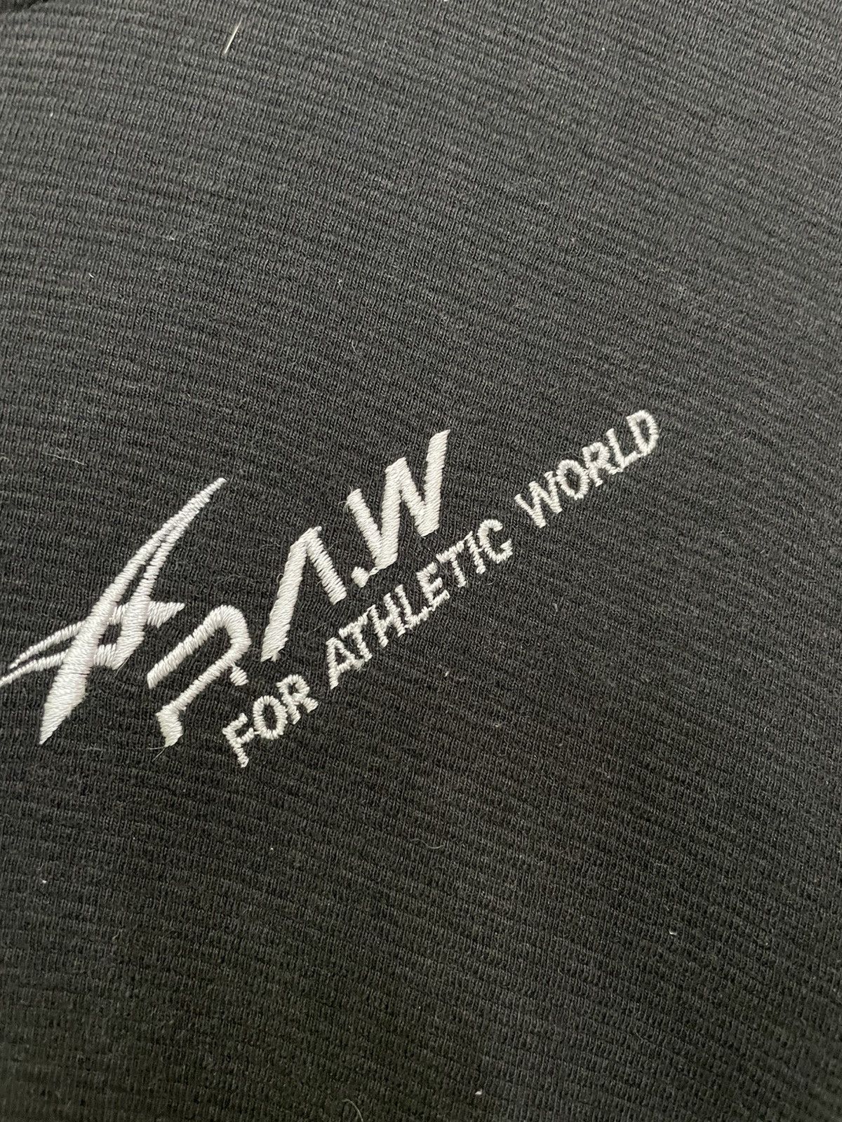 Asics ASICS embroidered small logo sweatshirt color black Size US M / EU 48-50 / 2 - 7 Thumbnail