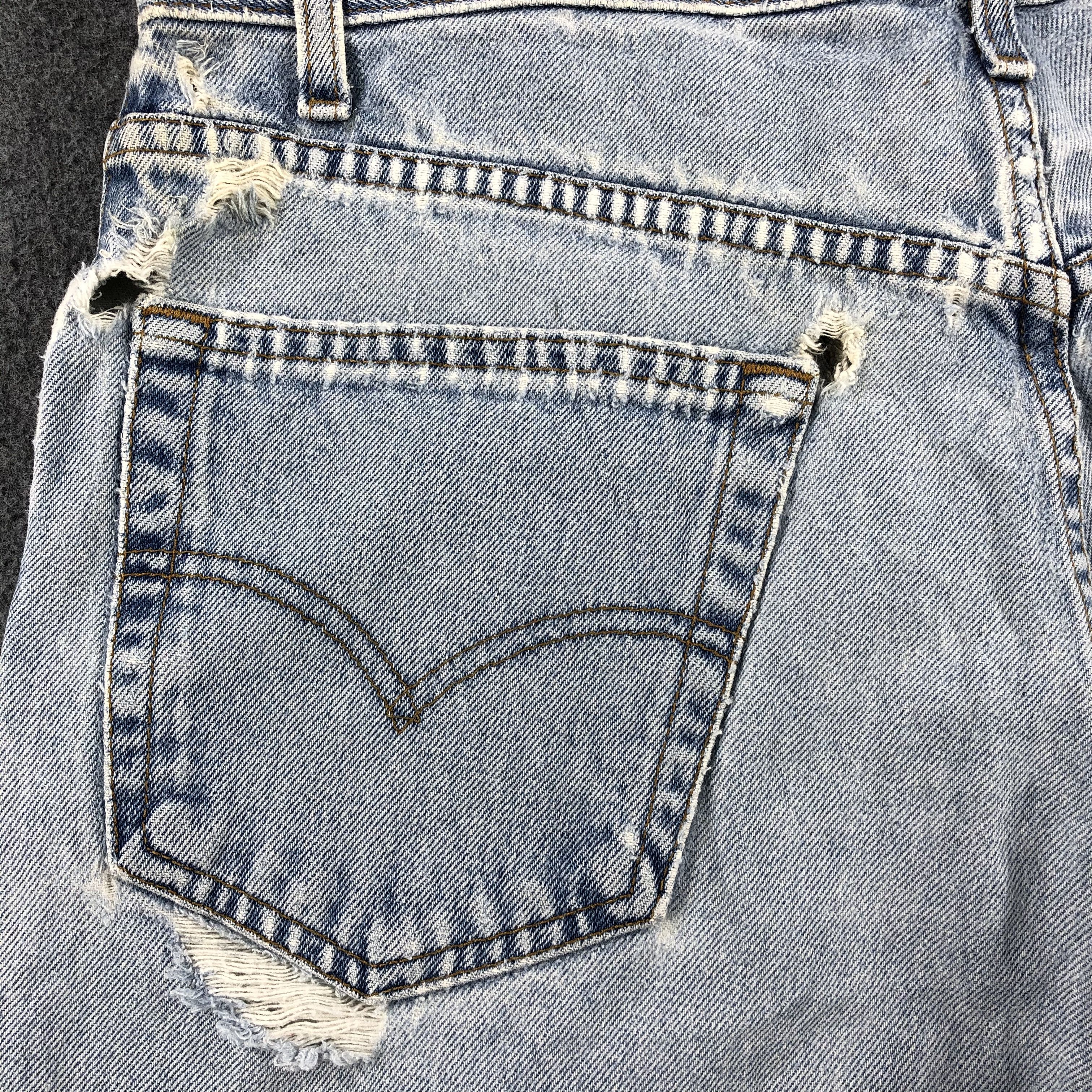 Levi's Vintage 90s Light Wash Levis 550 Jeans-J1622 Size US 33 - 9 Thumbnail