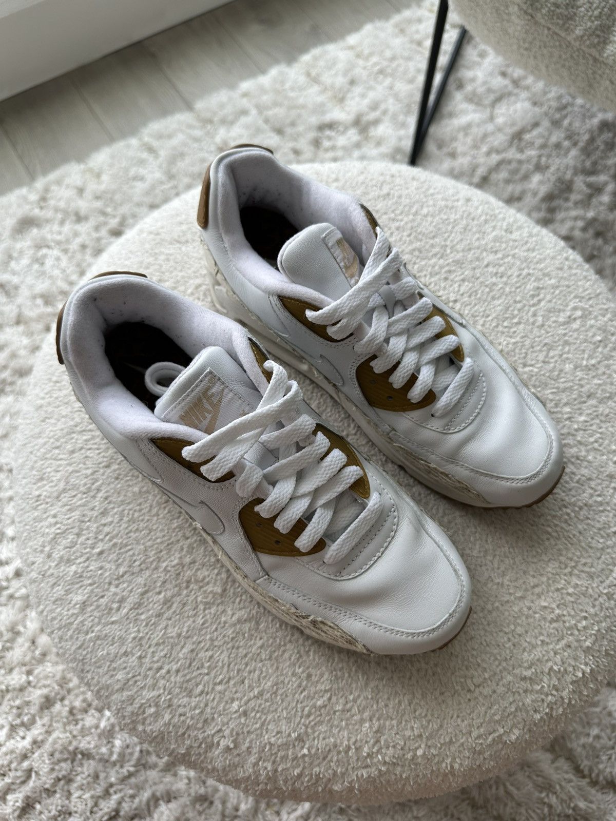 Nike Nike AM 90 Women’s Size US 7.5/UK 5/EU 38.5 White Wheat 2007 Size US 7.5 / IT 37.5 - 3 Thumbnail