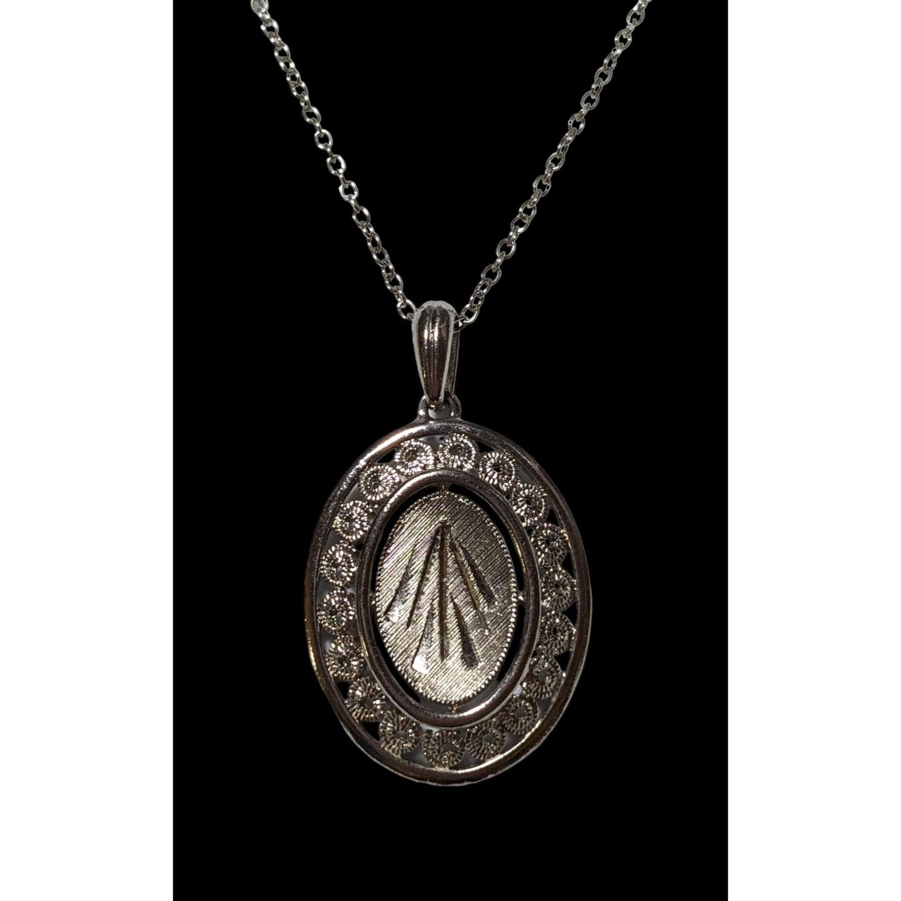 Other Engraved Retro Silver Oval Pendant Necklace Size ONE SIZE - 1 Thumbnail