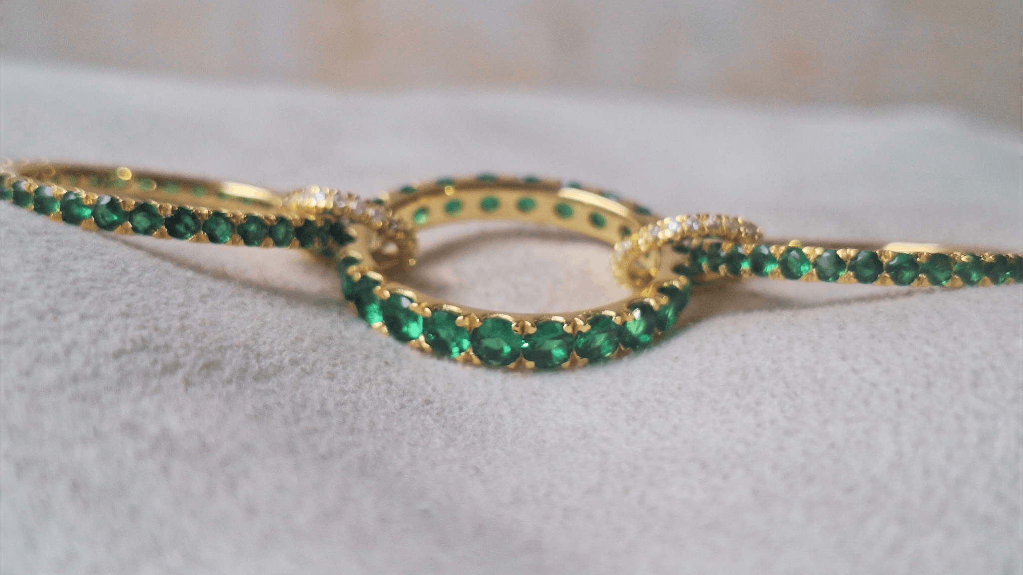 Other Emerald Interconnected Band Ring Size ONE SIZE - 5 Thumbnail
