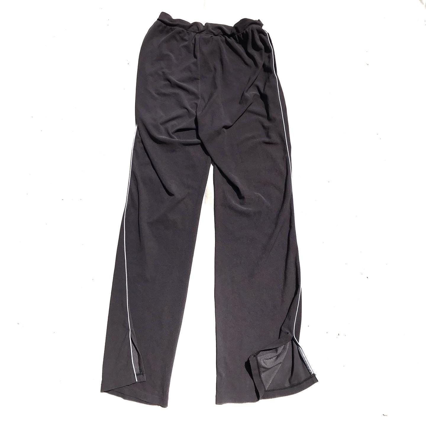 Ellesse ellesse Trackpants Smooth velvet Material in grey colour way Size US 33 - 5 Thumbnail