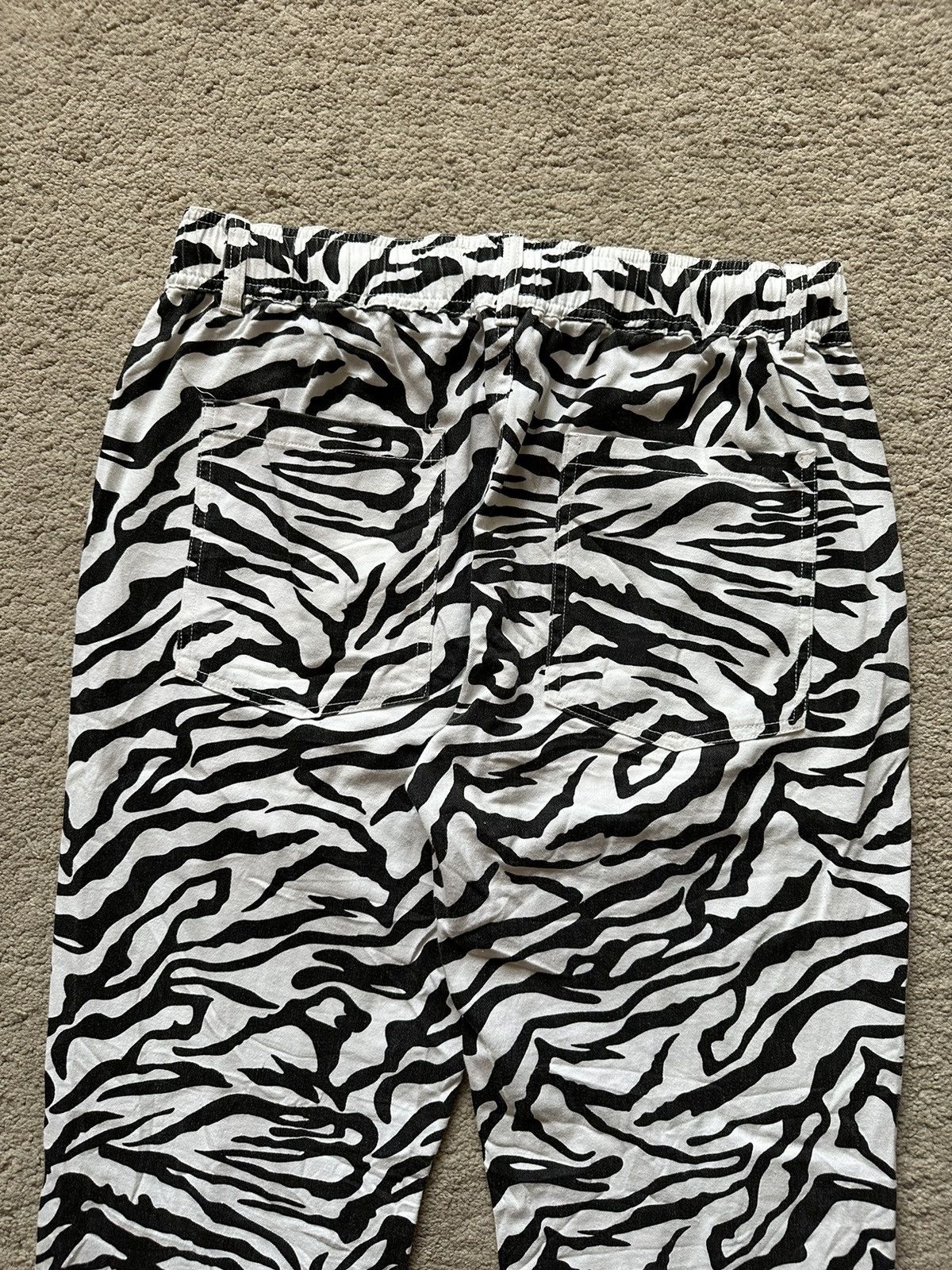 Japanese Brand 2000s Jungle Storm Zebra Cotton Easy Pant Size US 31 - 5 Thumbnail